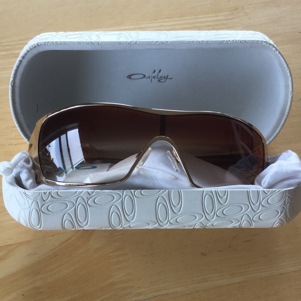Oakley Dart women’s sunglasses